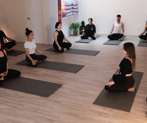 Eliminar el estrés con Yoga. Técnicas de respiración y beneficios